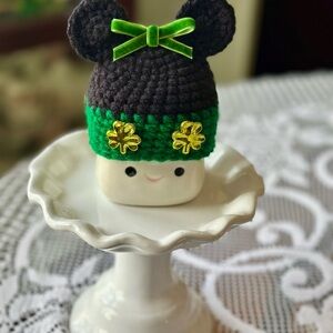 Marshmallow mug hat Minnie Saint Patrick,( mug not included)